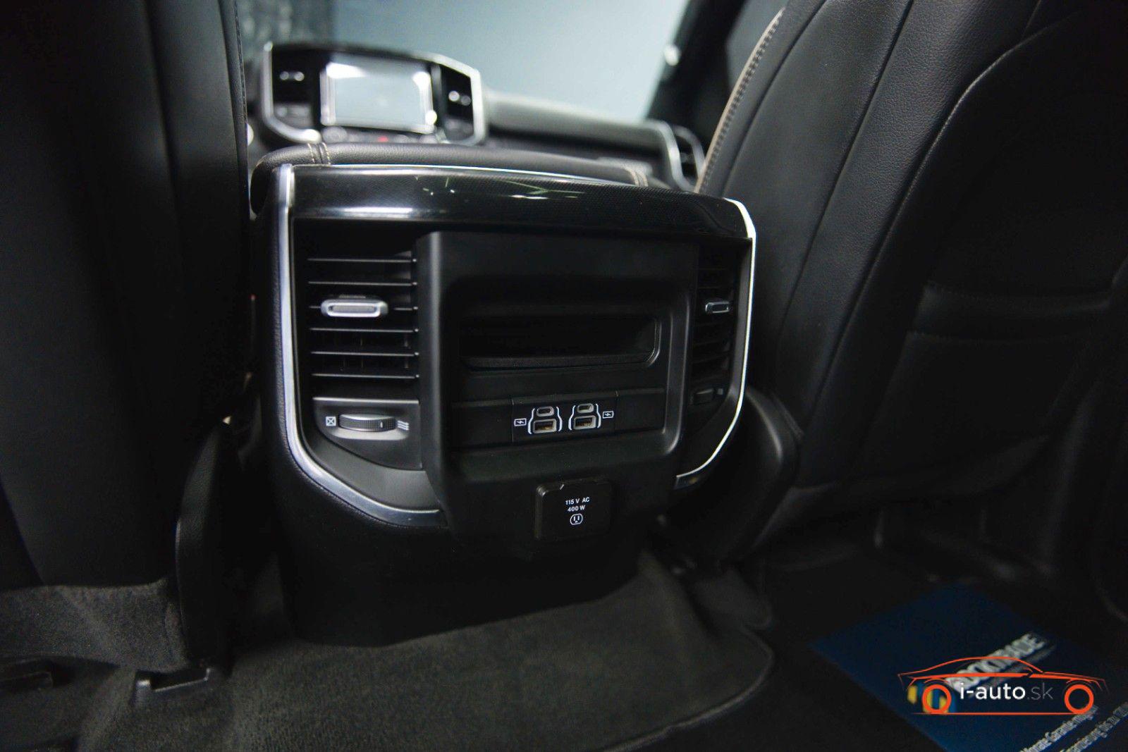 Dodge RAM 5.7 V8 HEMI 4x4 Night LARAMIE za 51300€