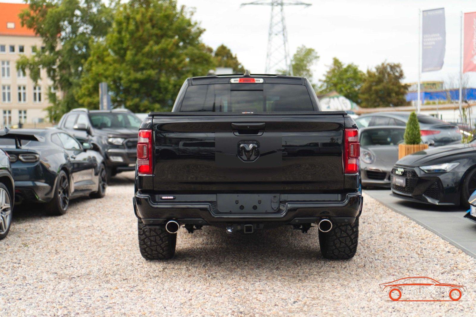 Dodge RAM 5.7 V8 HEMI 4x4 Night LARAMIE za 51300€
