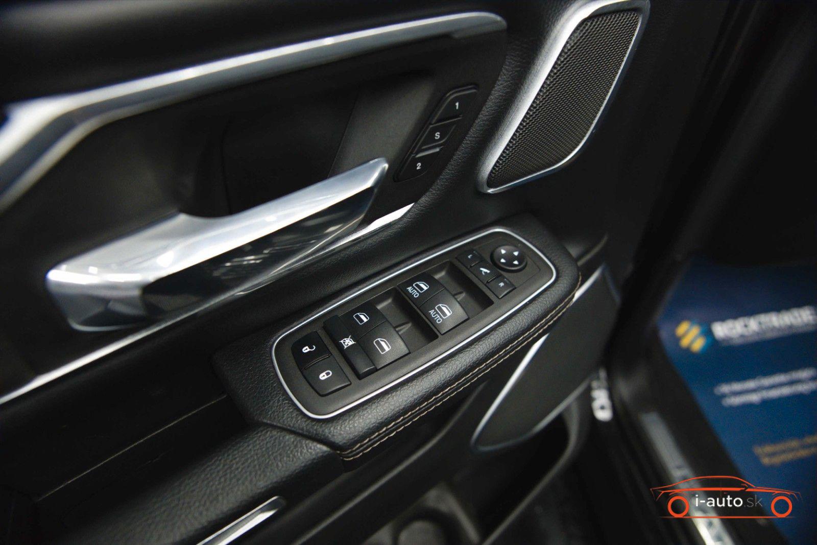 Dodge RAM 5.7 V8 HEMI 4x4 Night LARAMIE za 51300€