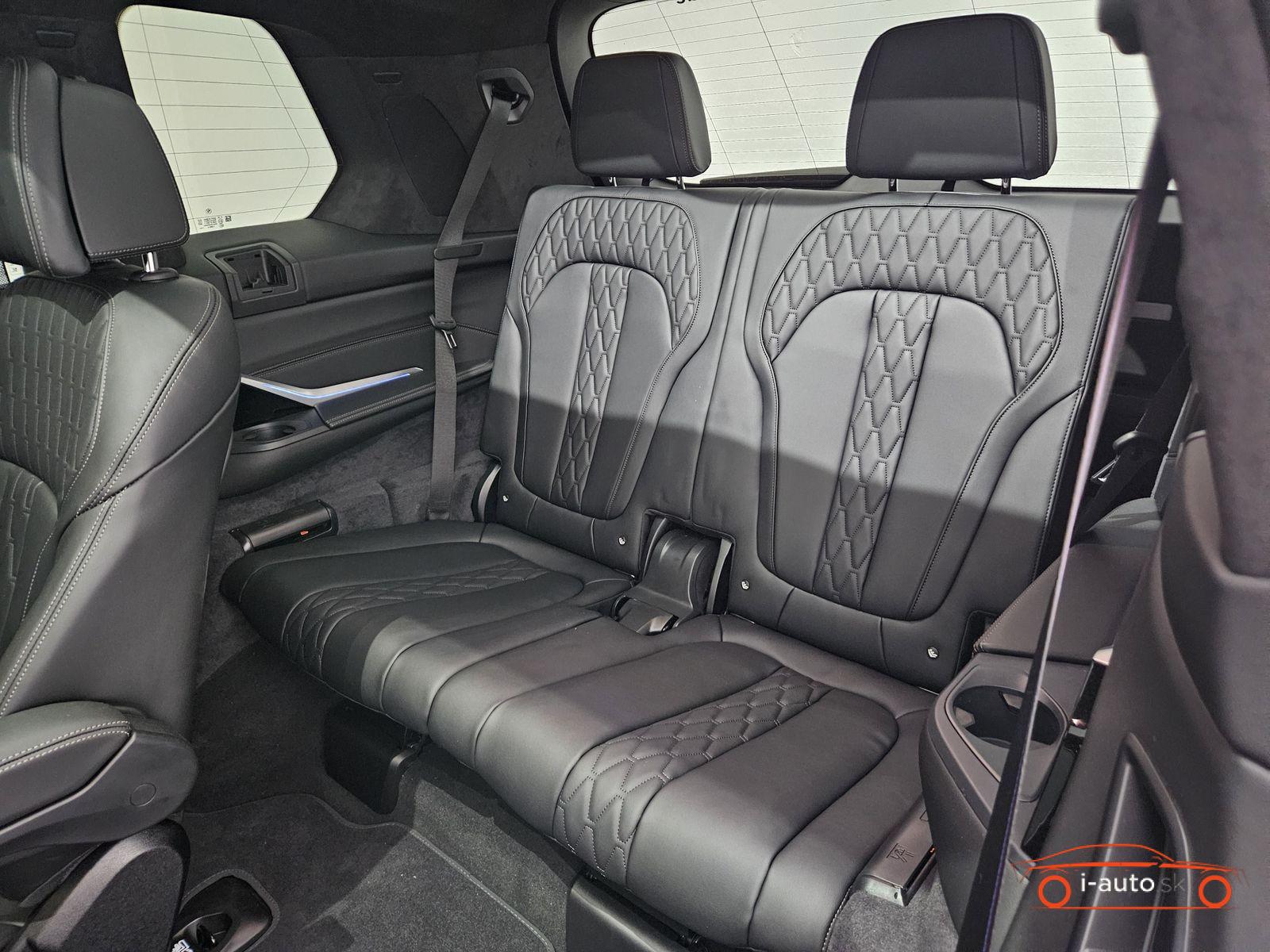 BMW X7 xDrive 40d za 111000€