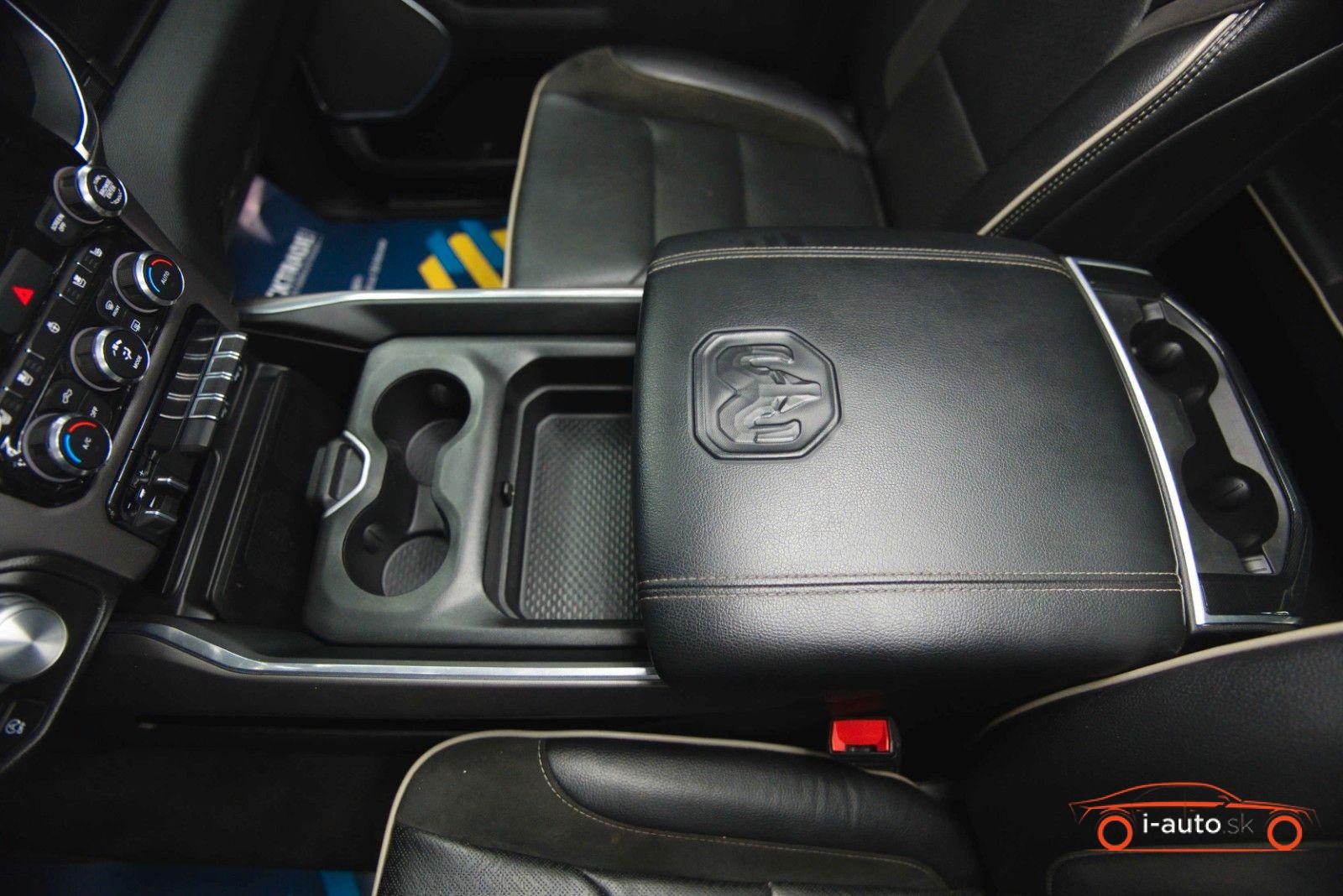 Dodge RAM 5.7 V8 HEMI 4x4 Night LARAMIE za 51300€