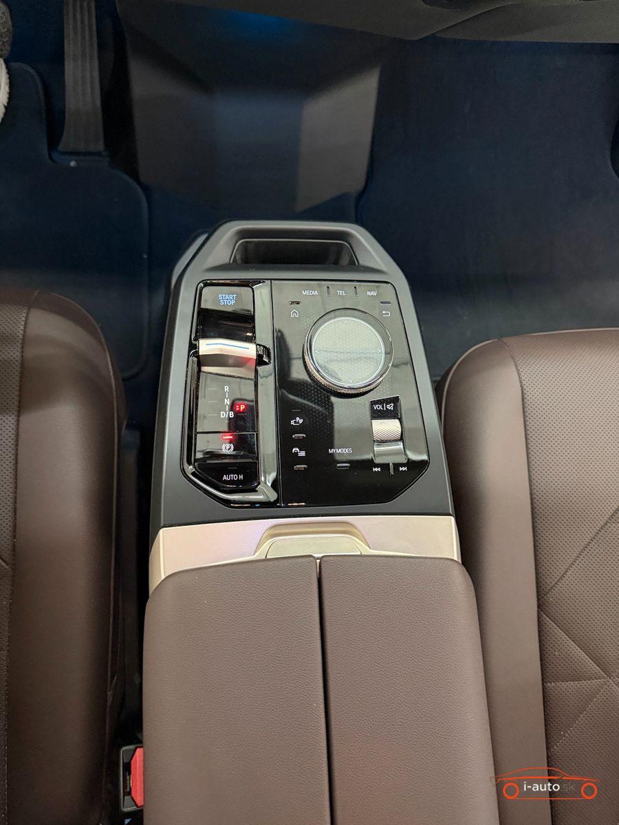 BMW iX 40 Sport  za 47000€
