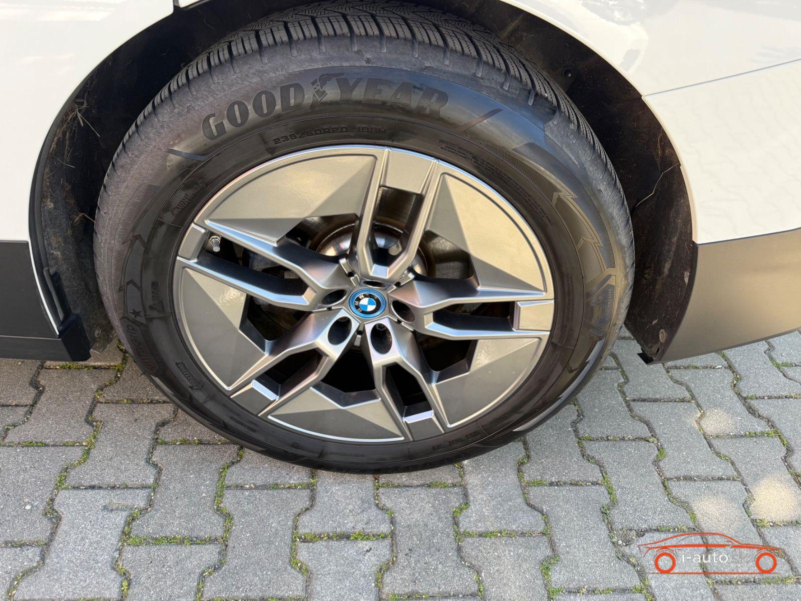 BMW iX 40 xDrive za 42300€