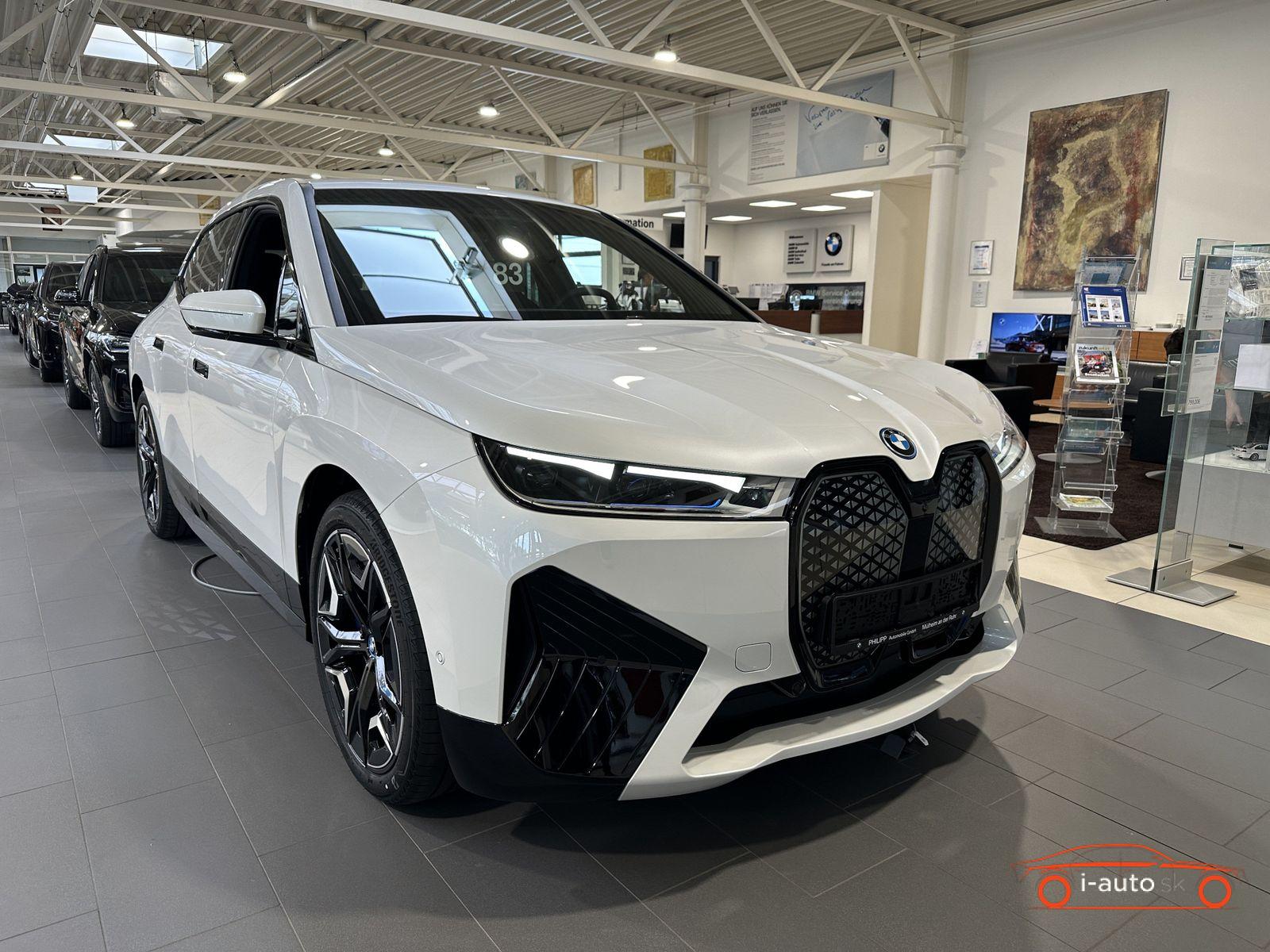 BMW iX xDrive 40  za 67300€