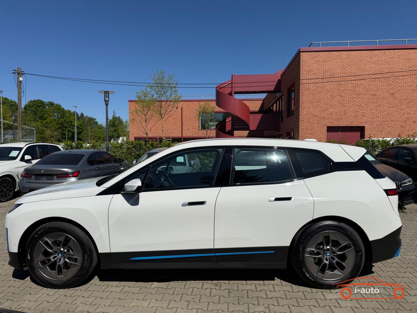 BMW iX 40 xDrive za 42300€