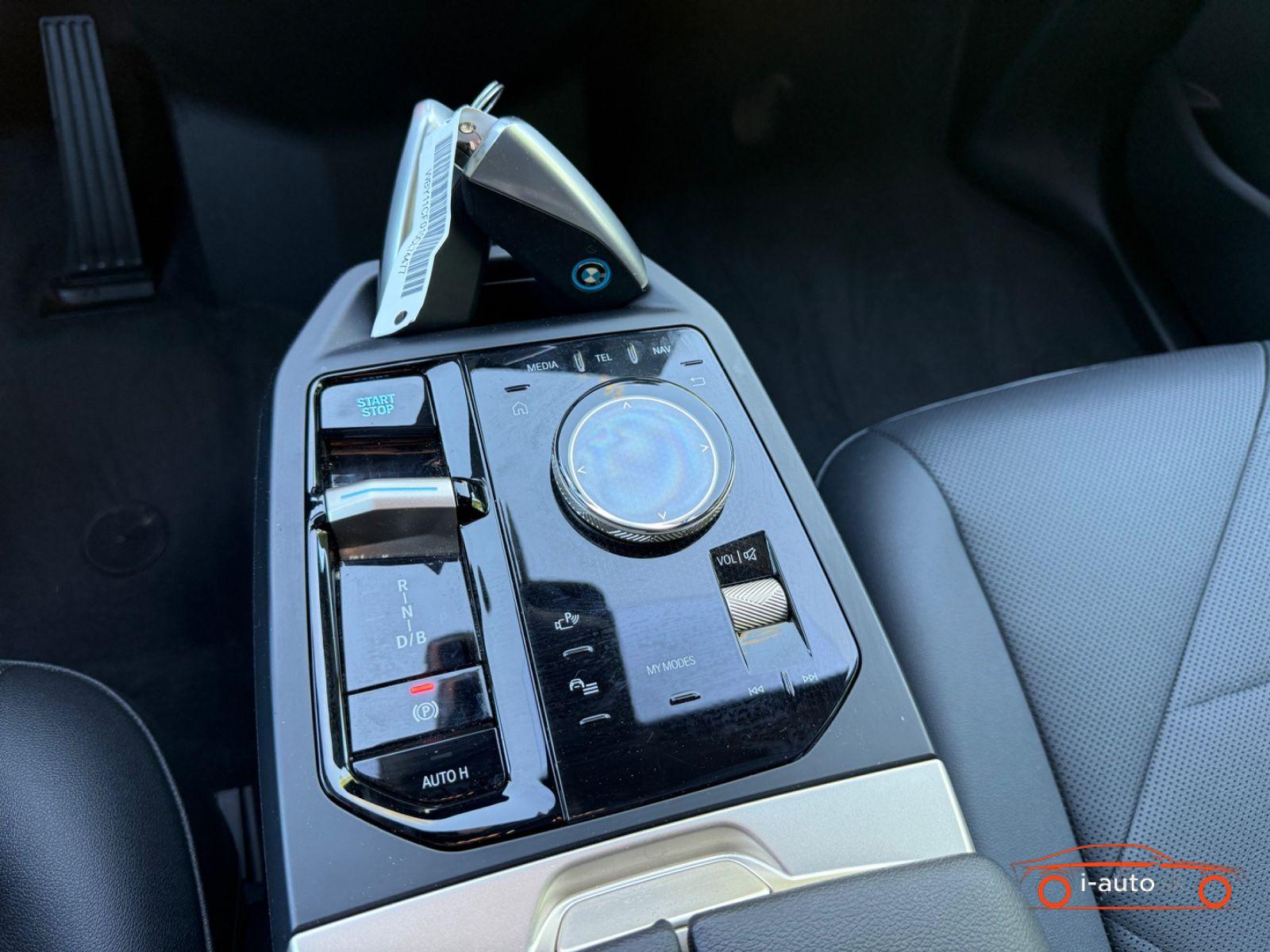 BMW iX 40 xDrive za 42300€