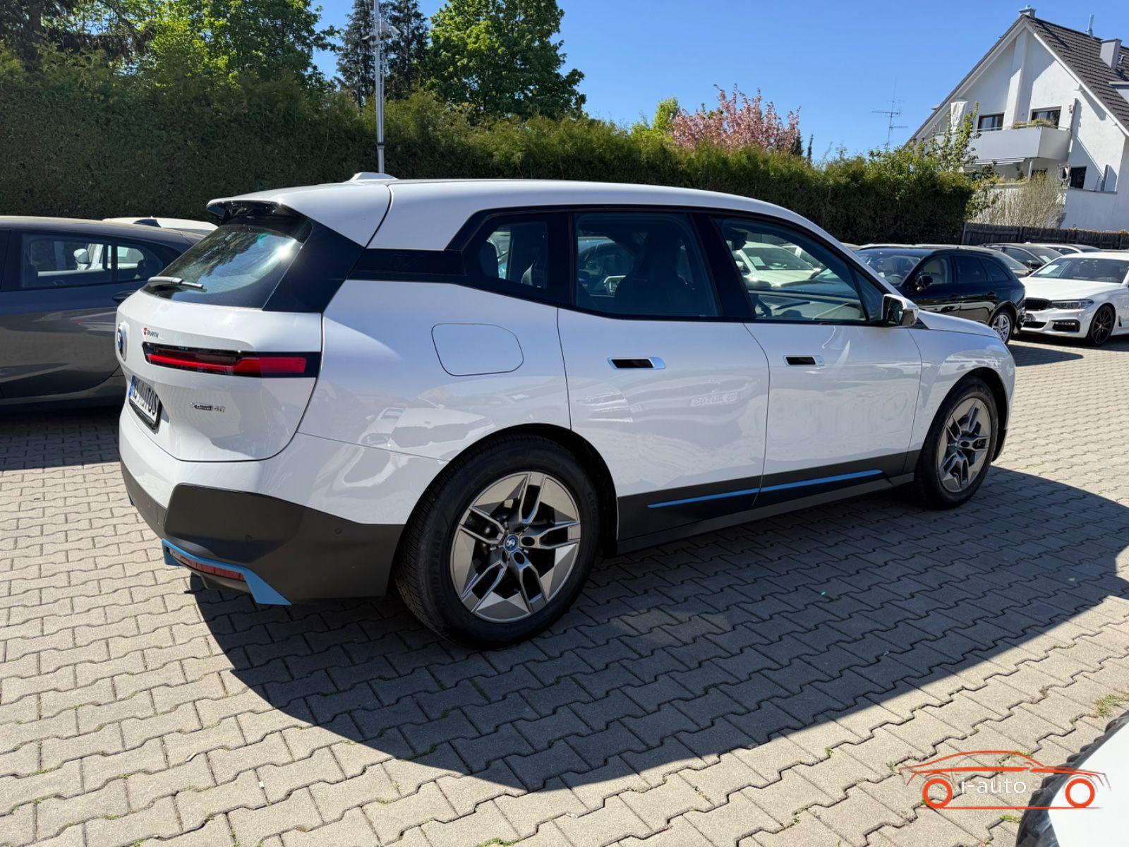 BMW iX 40 xDrive za 42300€
