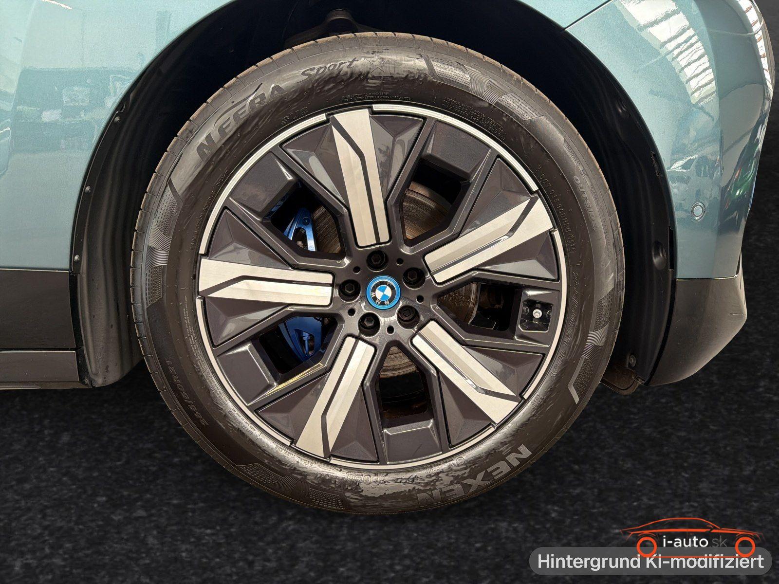 BMW iX xDrive 40 Sportpaket za 47000€