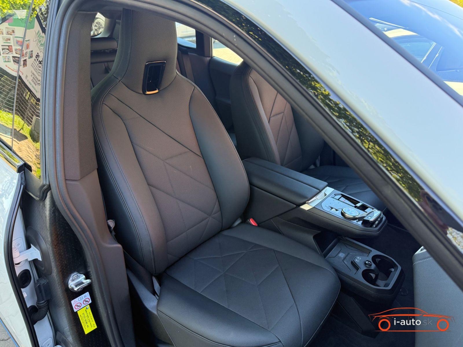 BMW iX 40 xDrive za 42300€