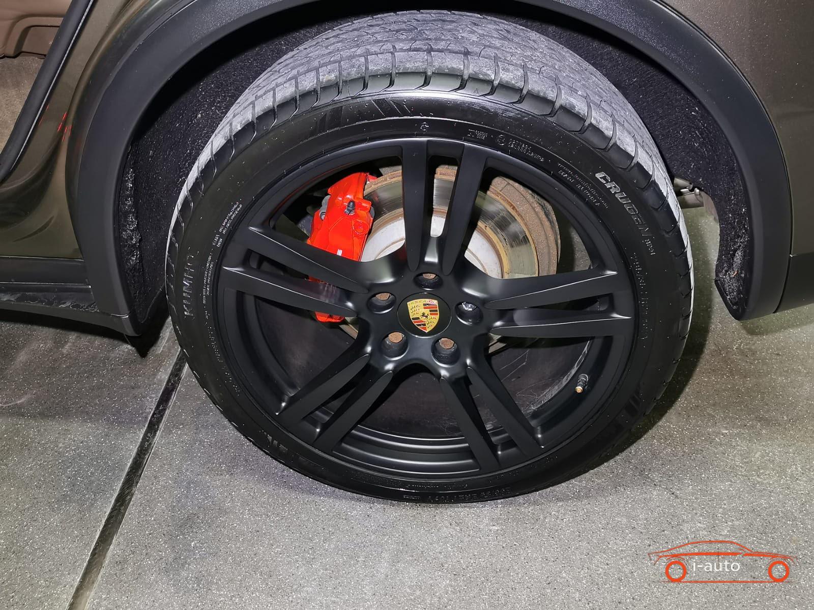 Porsche Cayenne S 4.8 V8  za 16000€
