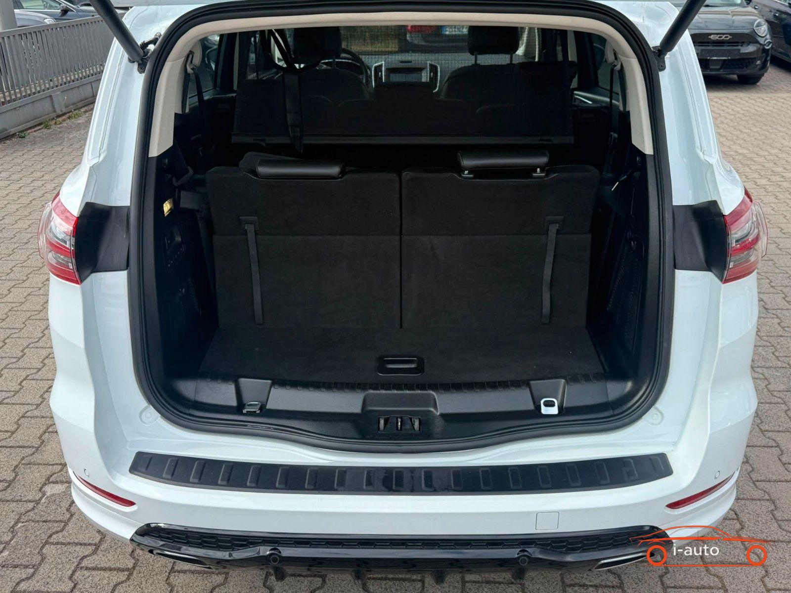 Ford S-Max 2.0 TDCi Titanium za 19900€