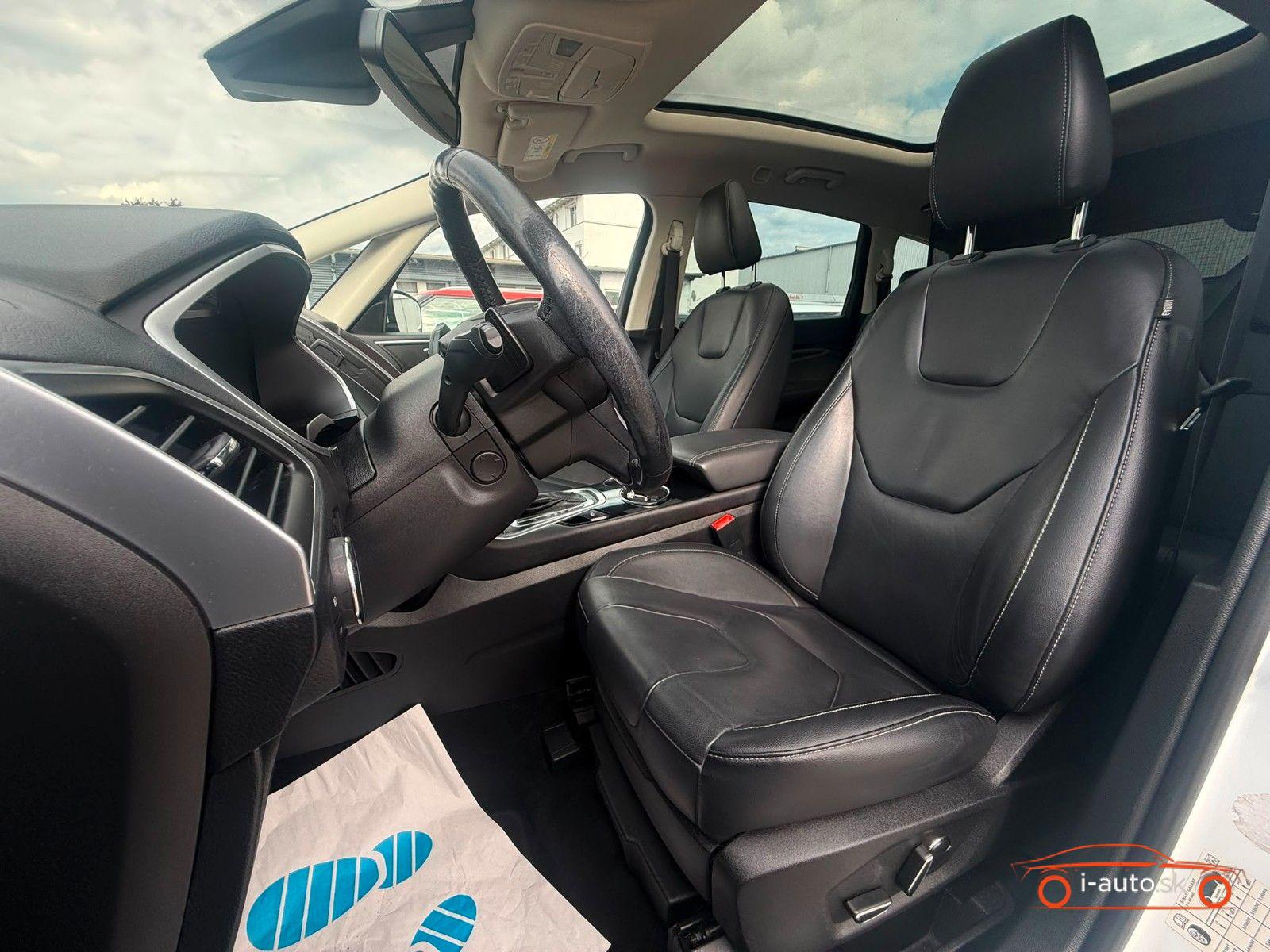 Ford S-Max 2.0 TDCi Titanium za 19900€