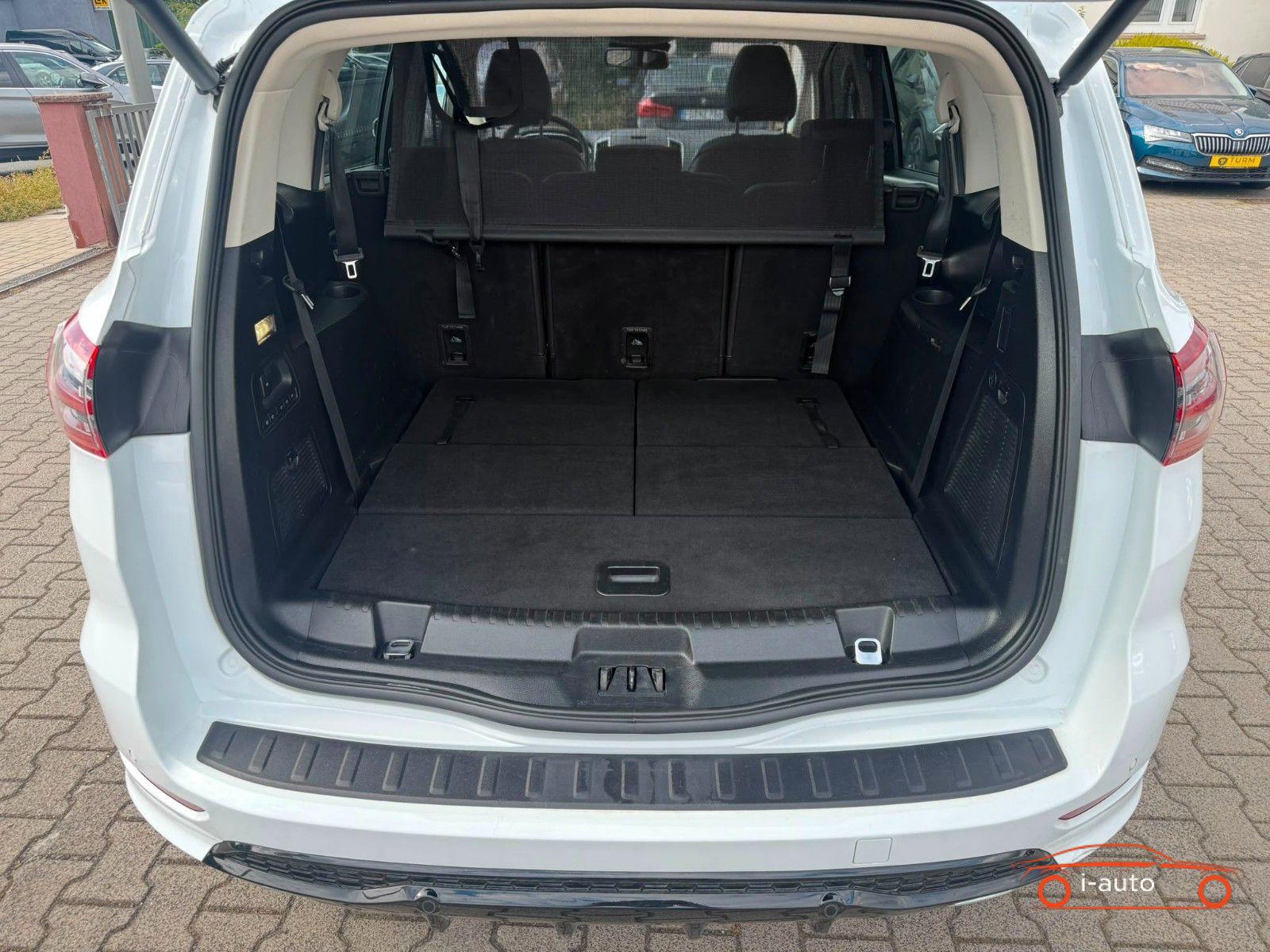 Ford S-Max 2.0 TDCi Titanium za 19900€