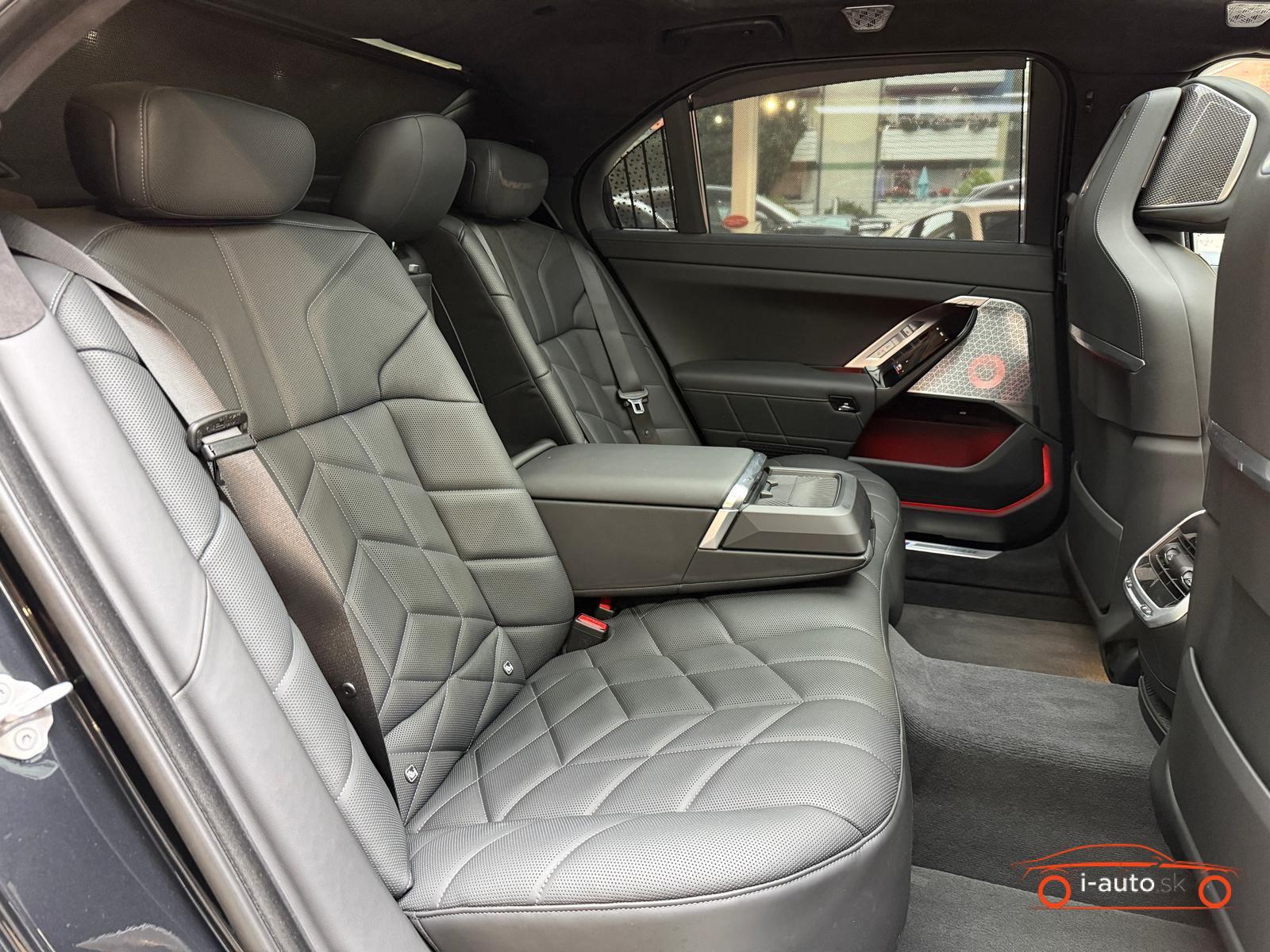 BMW 7 750e xDrive M Sport za 84900€