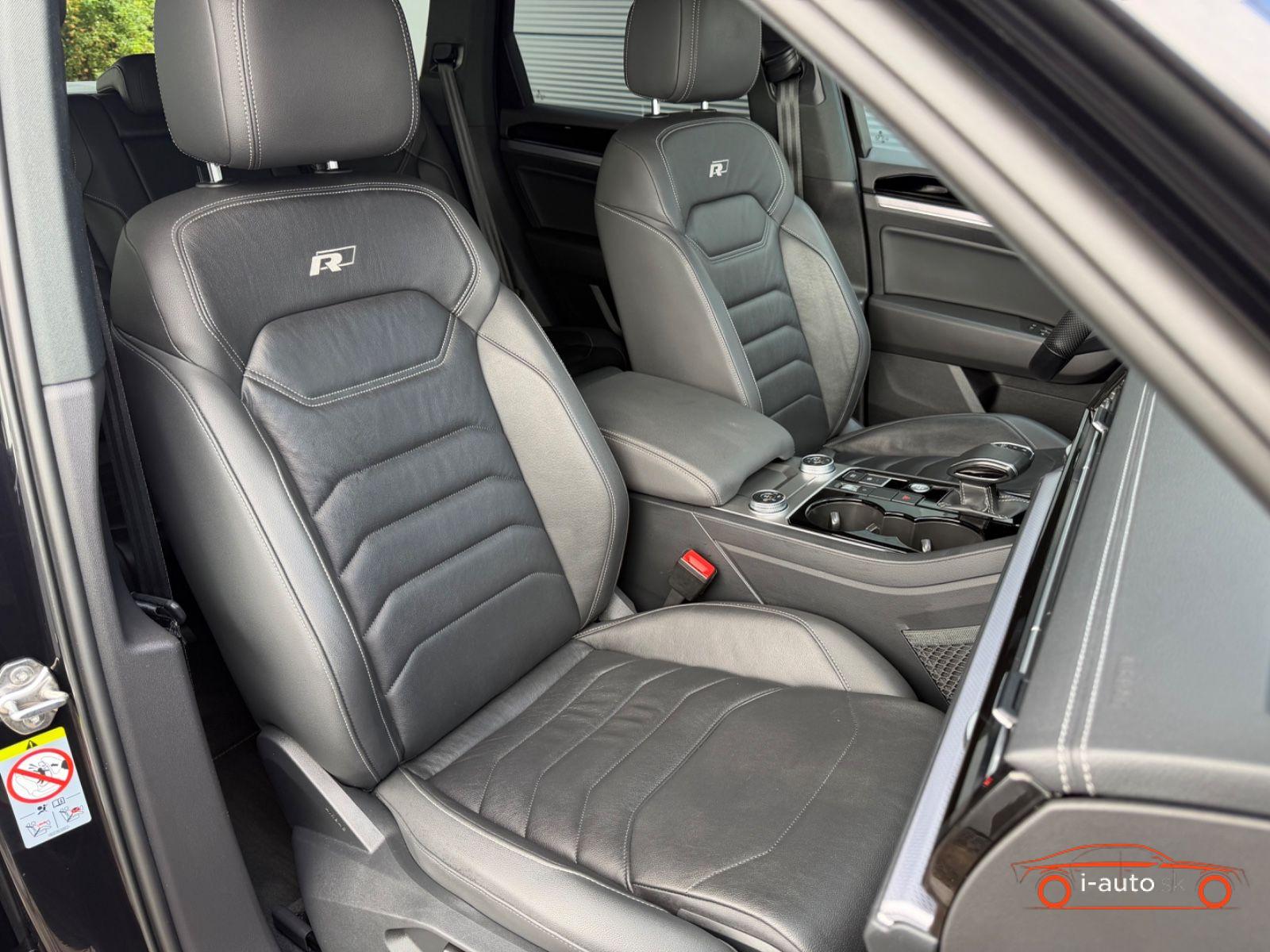 Volkswagen Touareg 3.0 TDI R-Line Black Style za 43500€