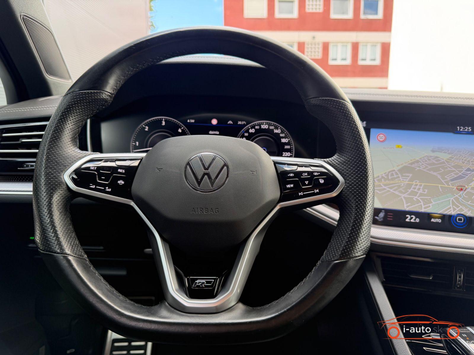 Volkswagen Touareg 3.0 TDI R-Line Black Style za 43500€
