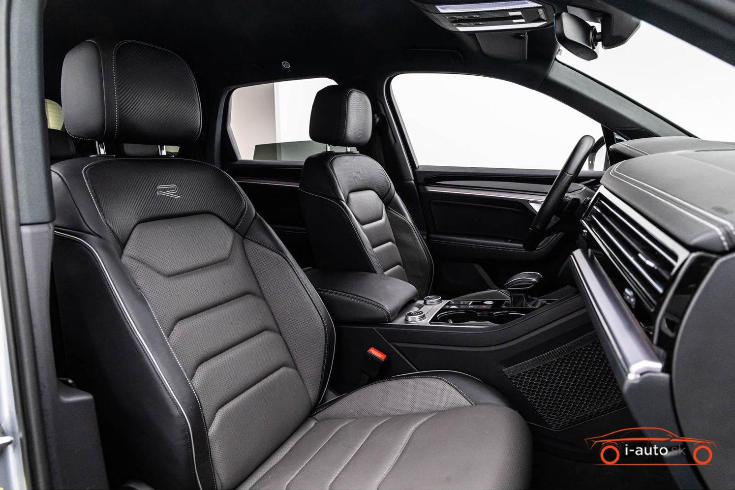 Volkswagen Touareg 3.0 TDi 4M R-LINE za 43500€