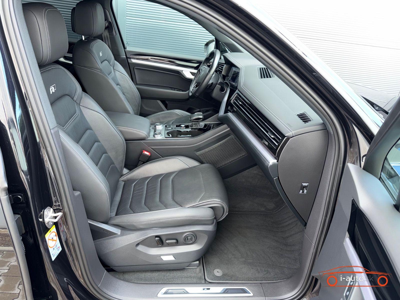 Volkswagen Touareg 3.0 TDI R-Line Black Style za 43500€