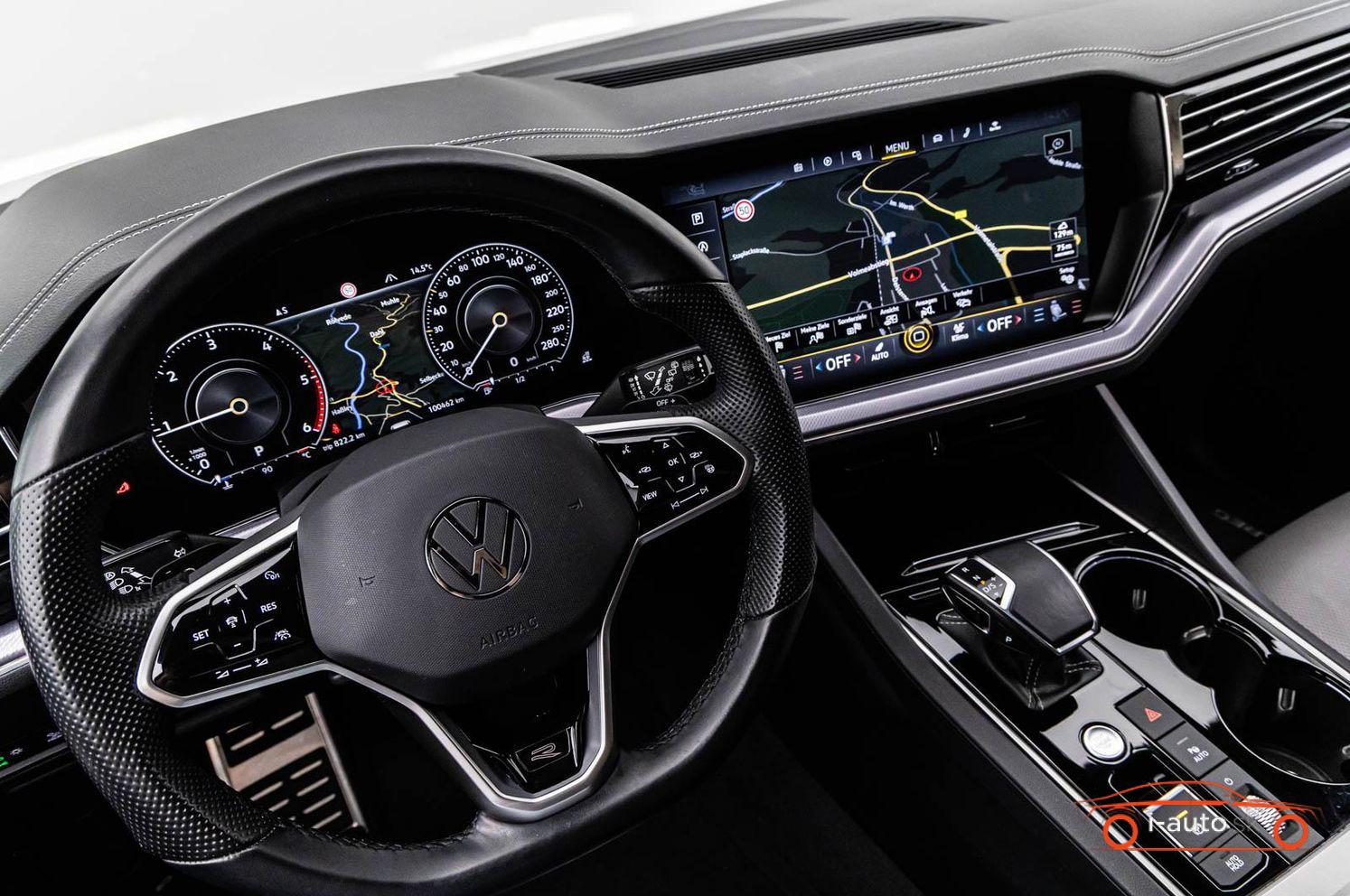 Volkswagen Touareg 3.0 TDi 4M R-LINE za 43500€