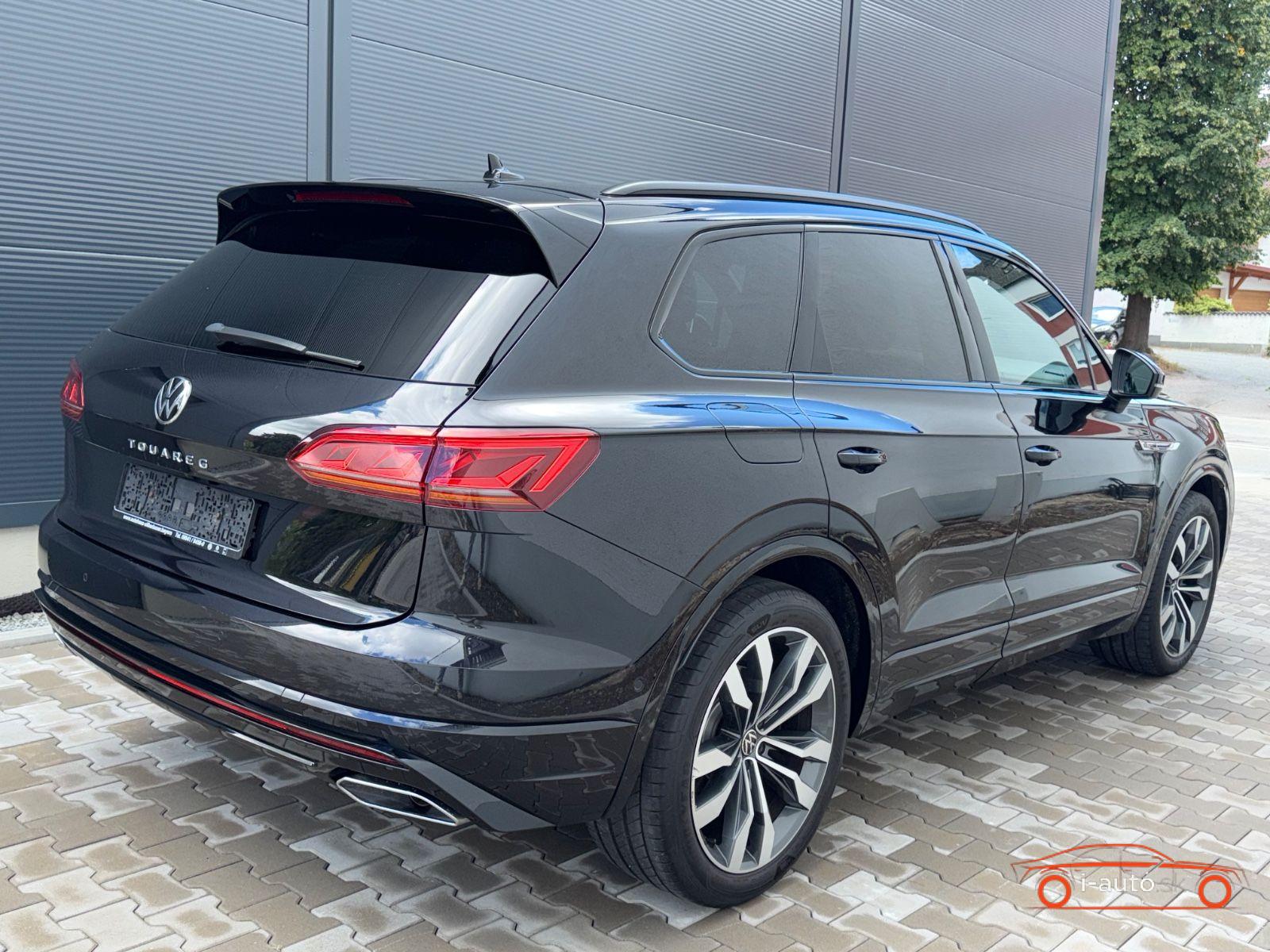 Volkswagen Touareg 3.0 TDI R-Line Black Style za 43500€