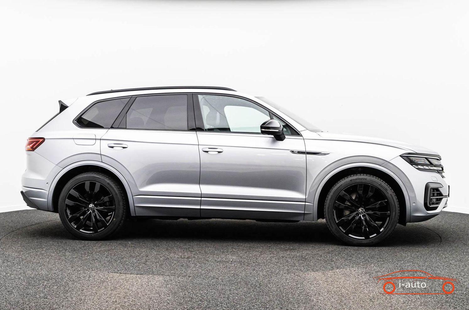 Volkswagen Touareg 3.0 TDi 4M R-LINE za 43500€