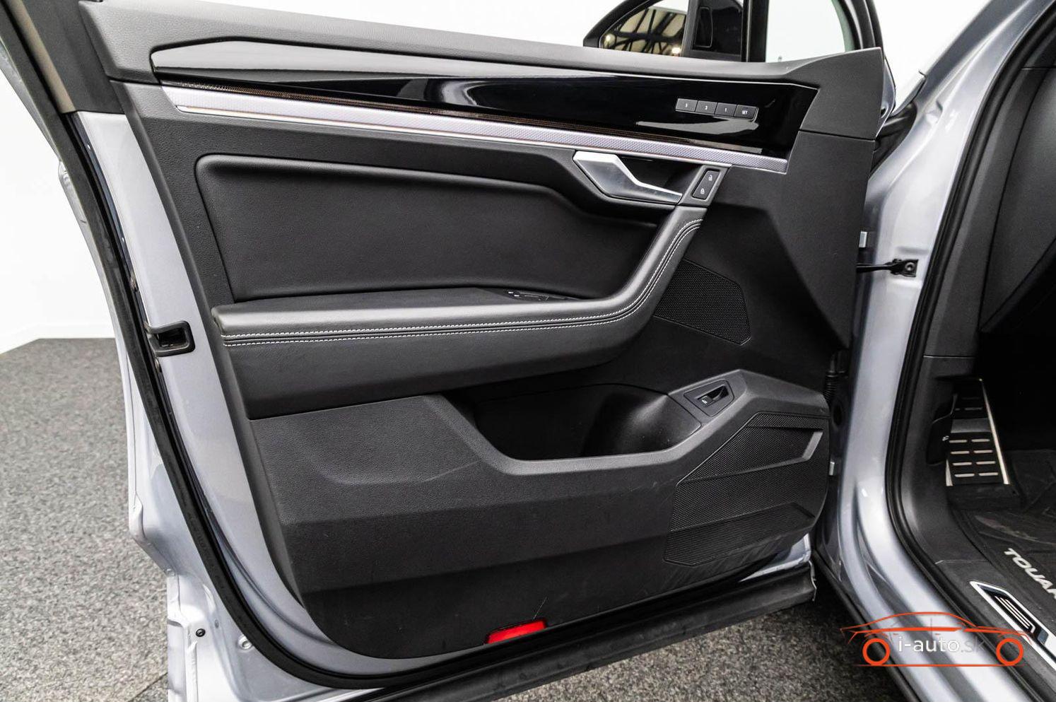 Volkswagen Touareg 3.0 TDi 4M R-LINE za 43500€