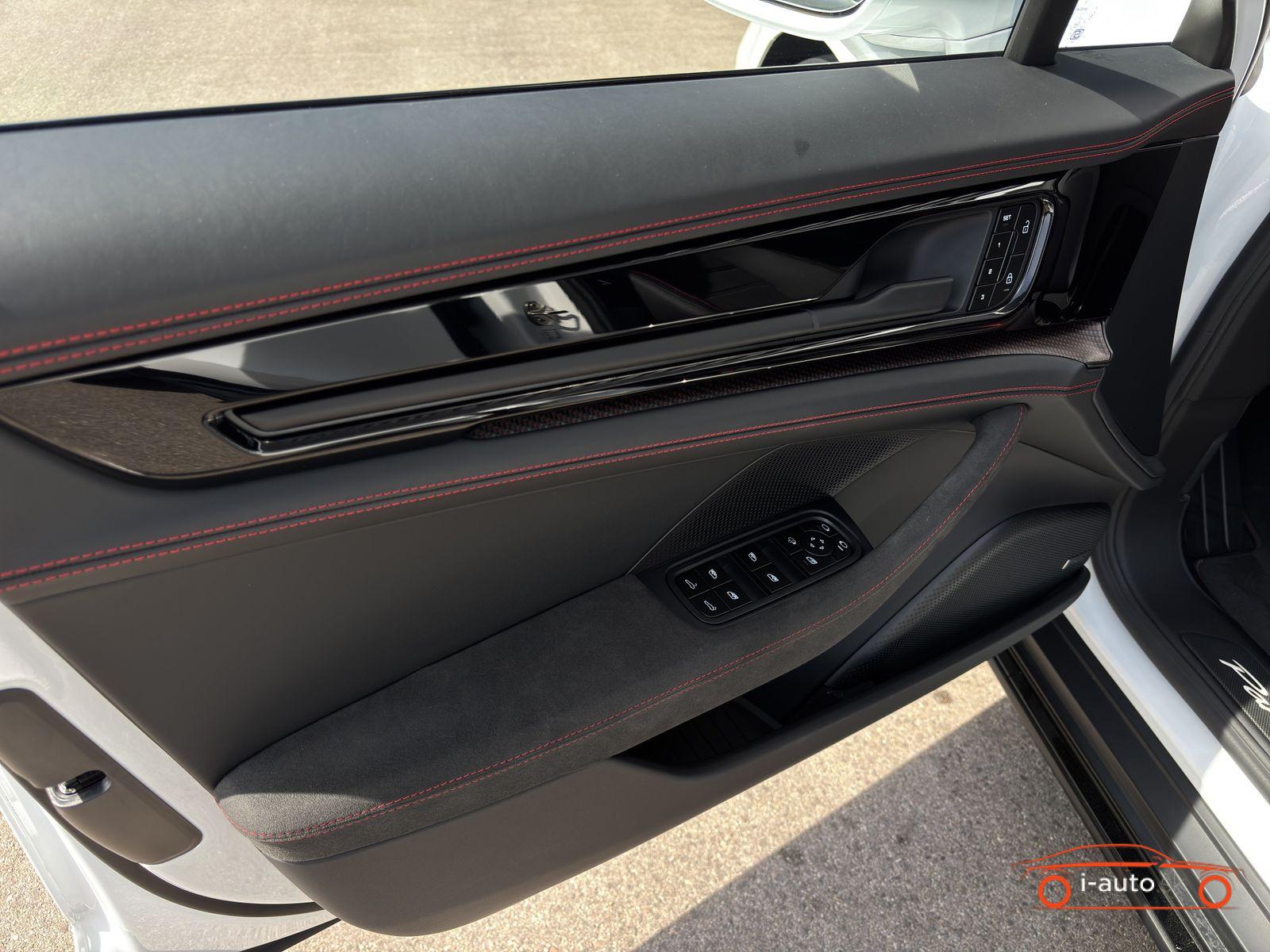 Porsche Panamera GTS  za 168500€